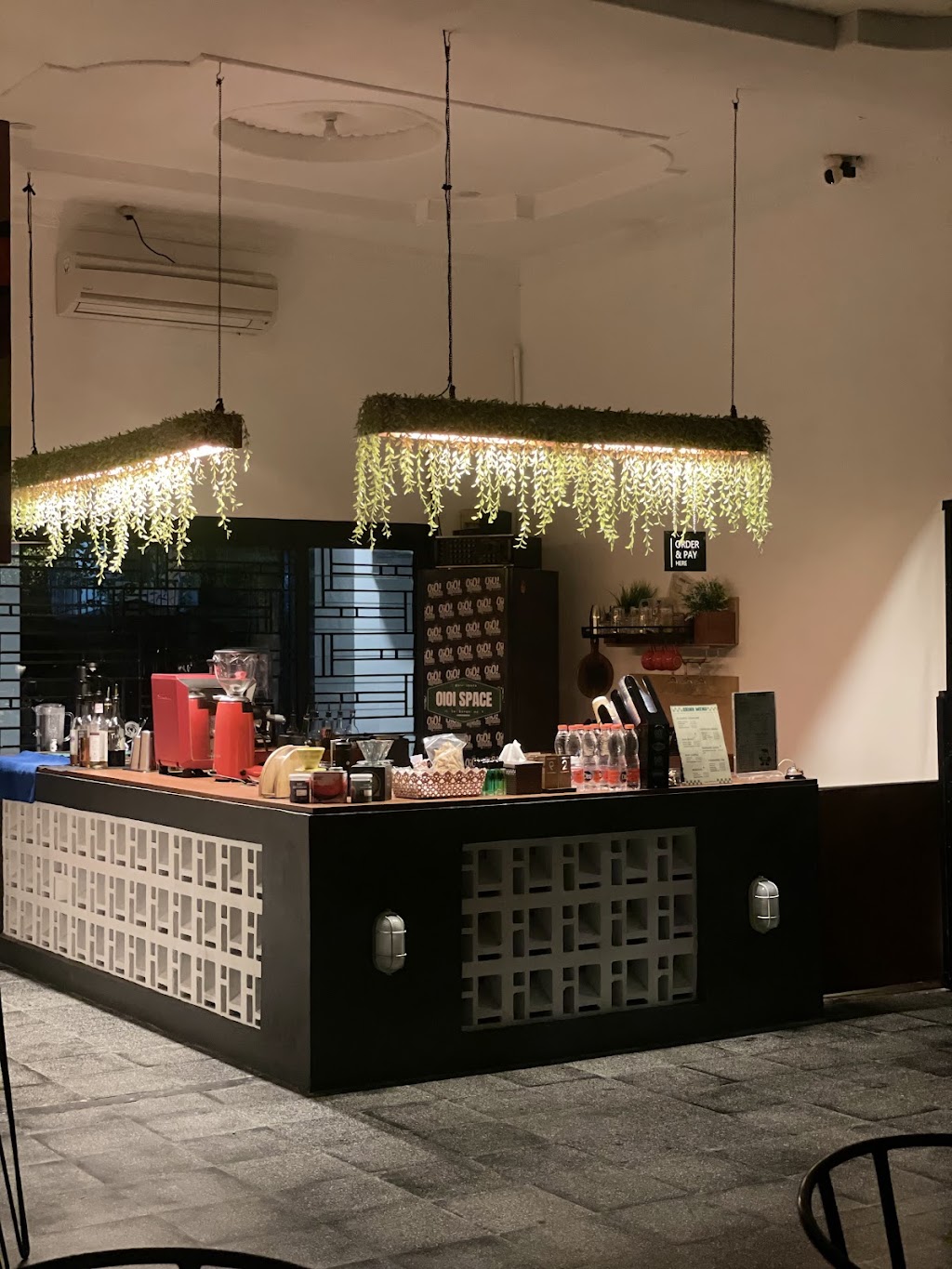 OiOi Space Coffee and Burger