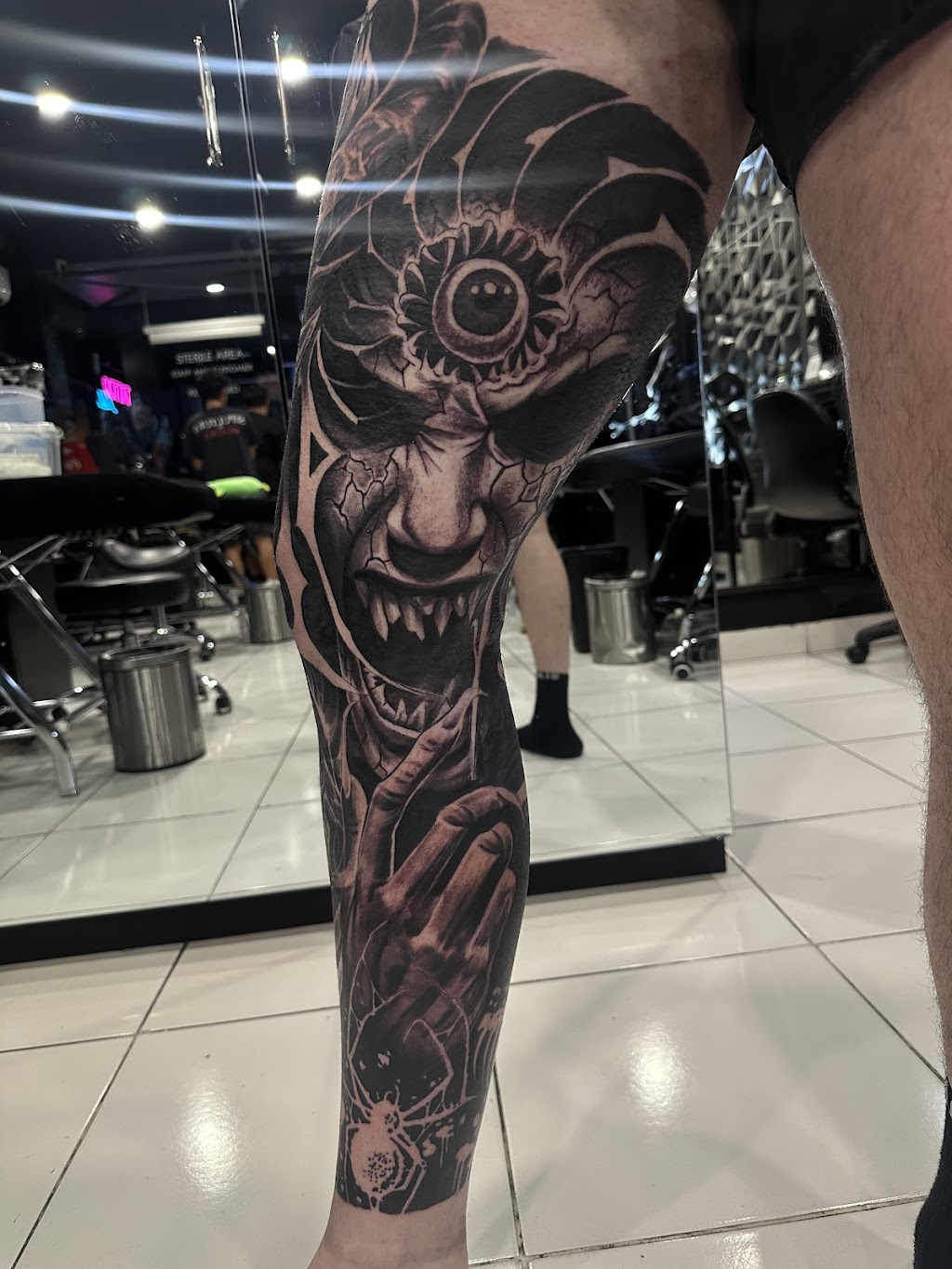 Two Guns Tattoo Bali