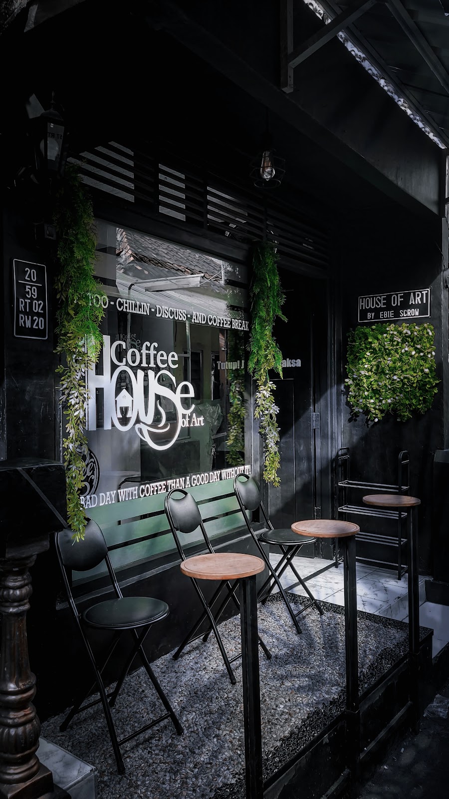 SCROWLIGHT Coffee & Tattoo