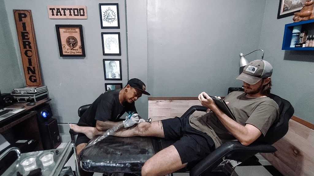 black lines tattoo studio