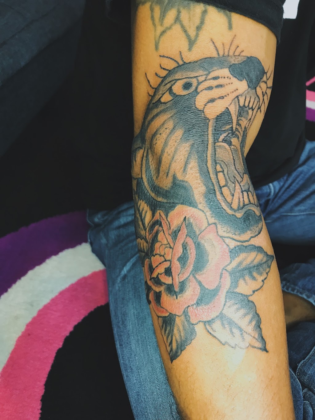 Seneng tattoo studio & Warmindo seneng jajan