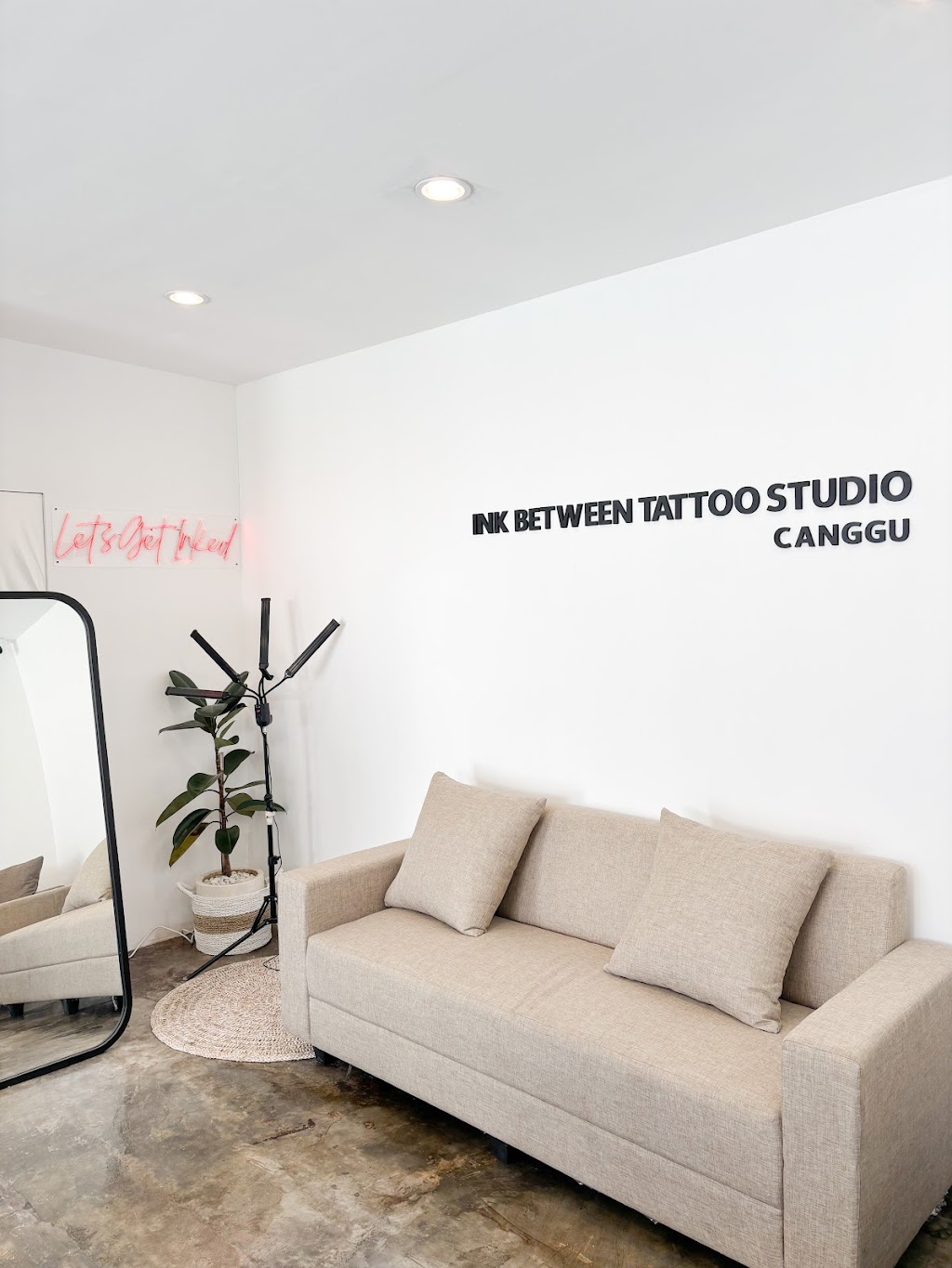 Ink Between Tattoo Studio