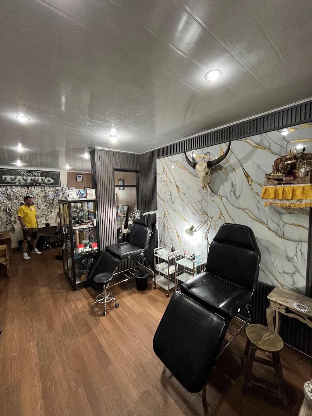 RAZ INK TATTOO &BARBER SHOP